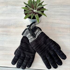 NWT Women’s BB Collection Black Knit Gloves. Size: Large/Xtra Large. NEW ❤️